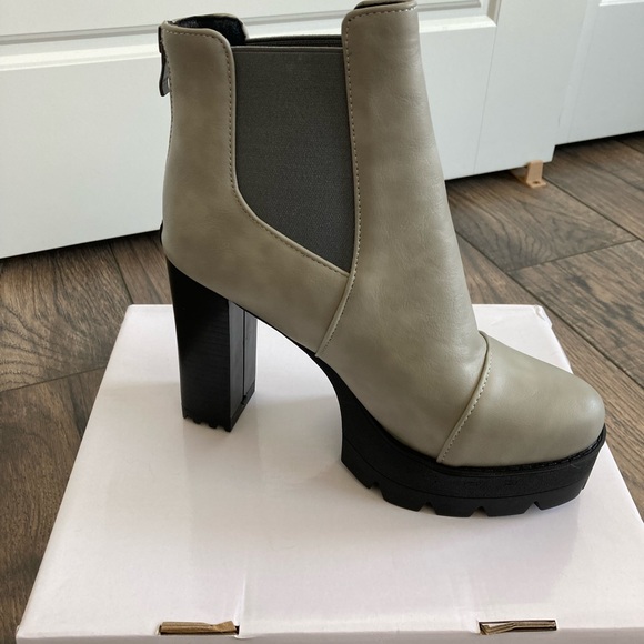 Platform Chelsea boots size 9 - Picture 5 of 7